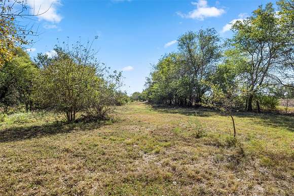 15 Acres of Agricultural Land for Sale in Granger, Texas