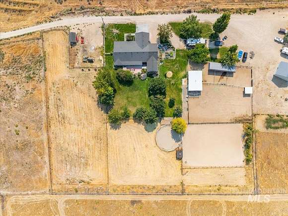 3.19 Acres of Residential Land with Home for Sale in Nampa, Idaho