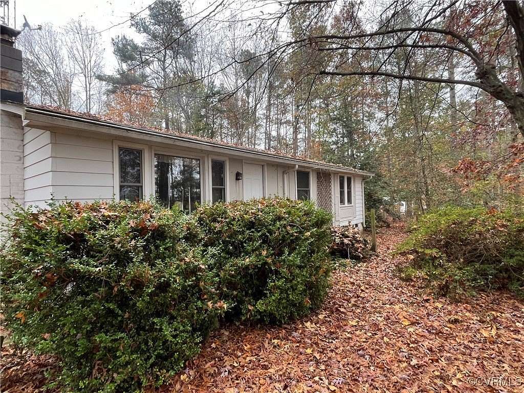 3 Acres of Residential Land with Home for Sale in Ashland, Virginia