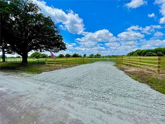 5 Acres of Agricultural Land for Sale in Calvert, Texas