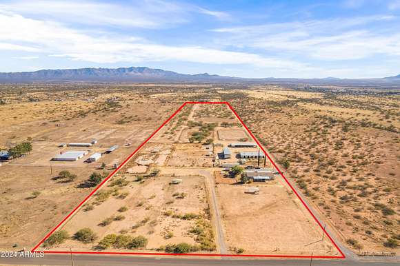 30.05 Acres of Land with Home for Sale in Hereford, Arizona