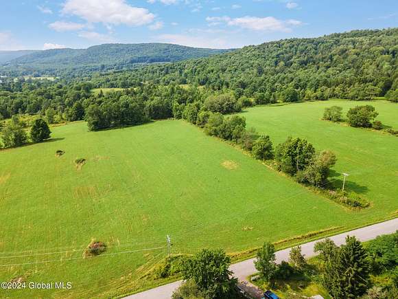 17 Acres of Recreational Land for Sale in Kortright Town, New York