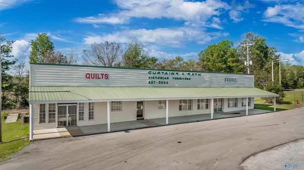 1.17 Acres of Improved Mixed-Use Land for Sale in Henagar, Alabama