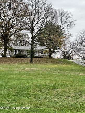 2.64 Acres of Residential Land with Home for Sale in Bardstown, Kentucky