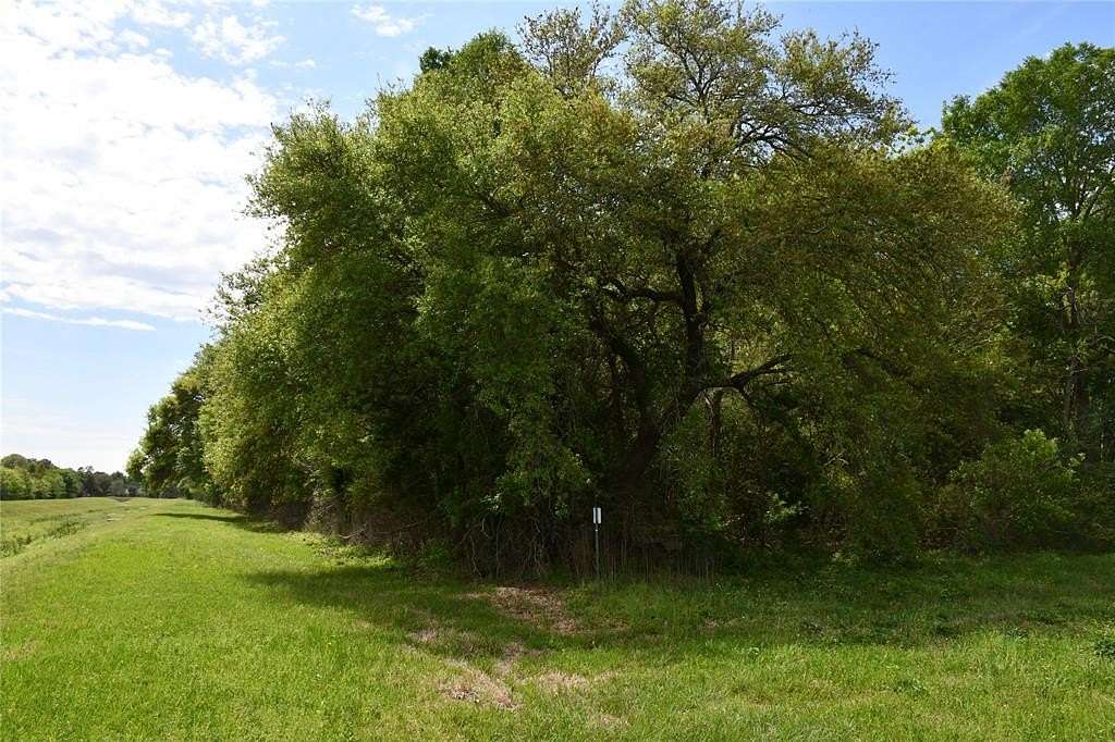 2.817 Acres of Residential Land with Home for Sale in Beaumont, Texas