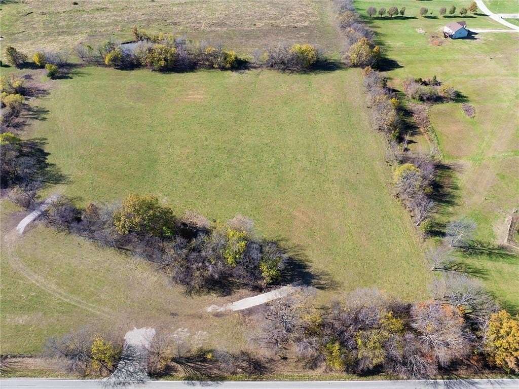 5 Acres of Residential Land for Sale in Garden City, Missouri