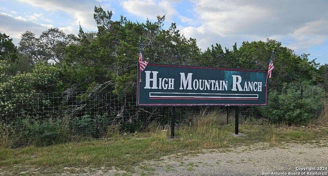 5 Acres of Residential Land for Sale in Riomedina, Texas