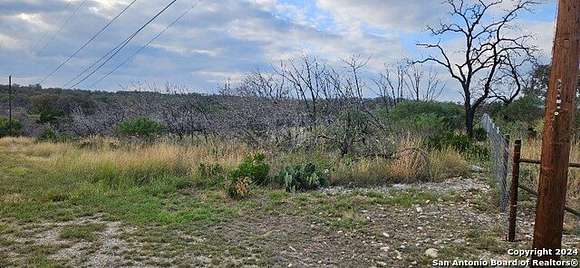 5.008 Acres of Residential Land for Sale in Riomedina, Texas