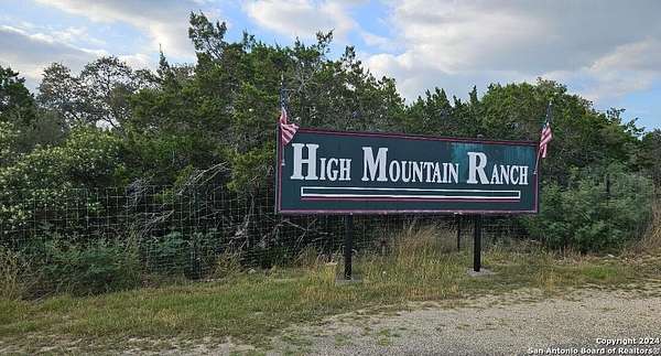 5 Acres of Residential Land for Sale in Riomedina, Texas