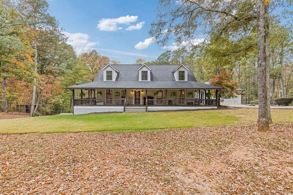 2.88 Acres of Residential Land with Home for Sale in Suwanee, Georgia