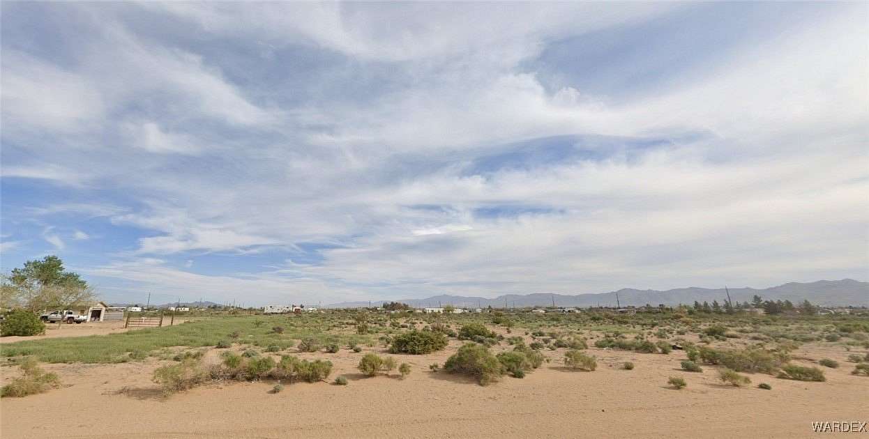 1.08 Acres of Residential Land for Sale in Golden Valley, Arizona