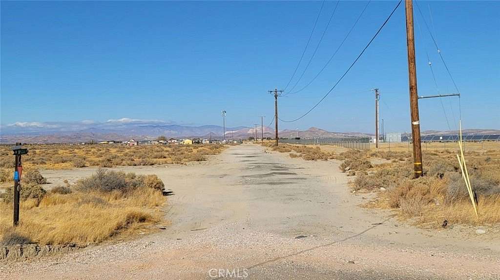 5 Acres of Land for Sale in Lancaster, California