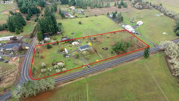 3.12 Acres of Residential Land with Home for Sale in Sutherlin, Oregon