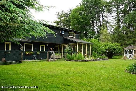 2.16 Acres of Residential Land with Home for Sale in Woodstock, New York