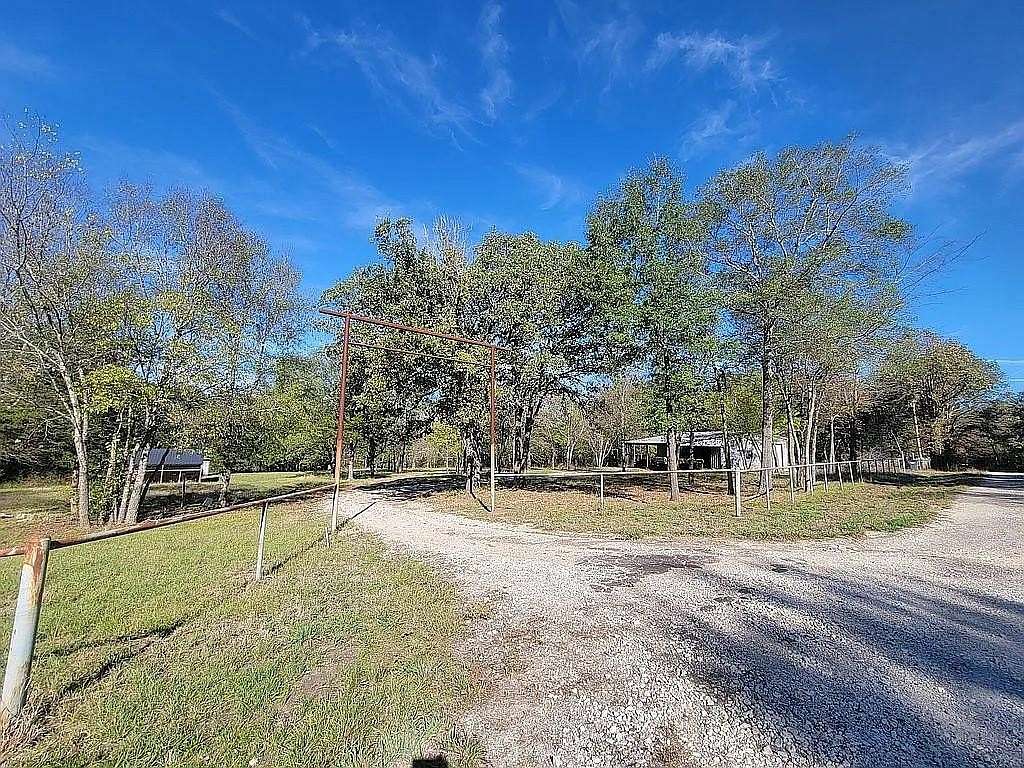 13.923 Acres of Recreational Land with Home for Sale in Edgewood, Texas