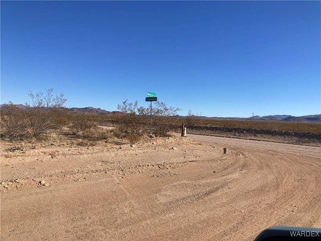 6.5 Acres of Land for Sale in Golden Valley, Arizona