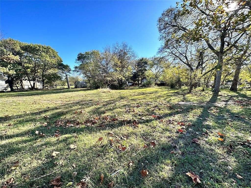 0.447 Acres of Residential Land for Sale in Whitewright, Texas