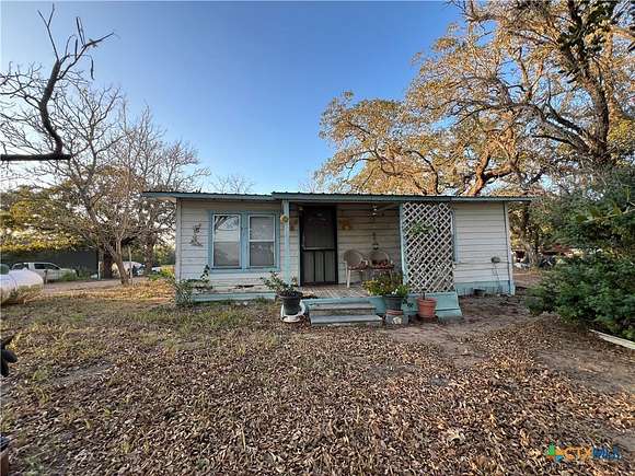 3 Acres of Residential Land with Home for Sale in Nixon, Texas