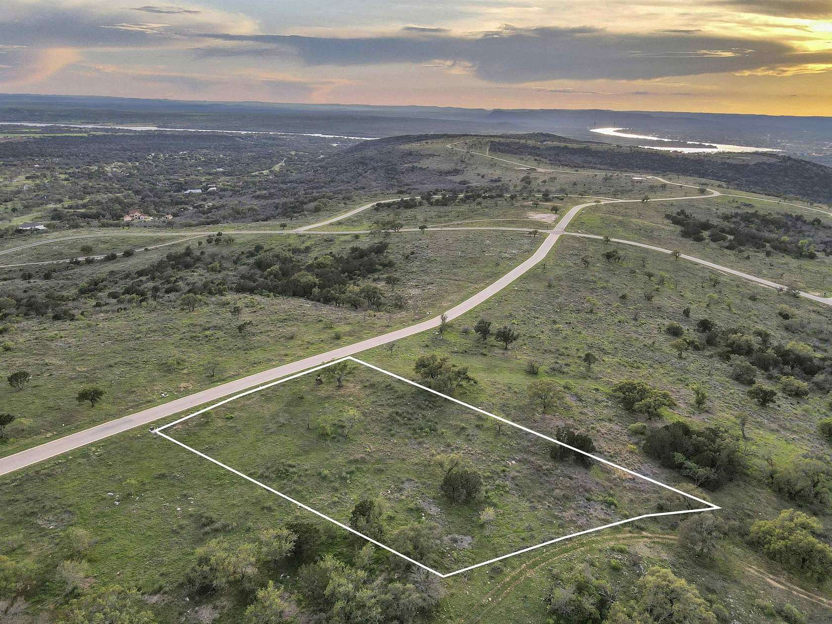 1.52 Acres of Land for Sale in Kingsland, Texas