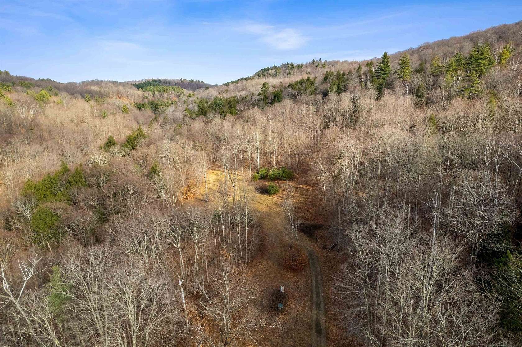 9.82 Acres of Residential Land for Sale in Sharon, Vermont