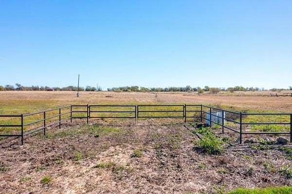 10.82 Acres of Land for Sale in Wills Point, Texas