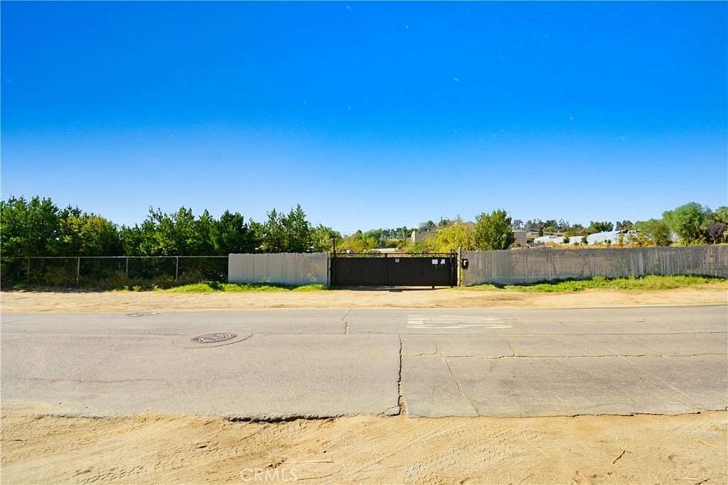 4.35 Acres of Land for Sale in Jurupa Valley, California