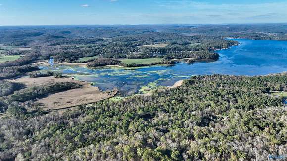 8 Acres of Residential Land for Sale in Guntersville, Alabama