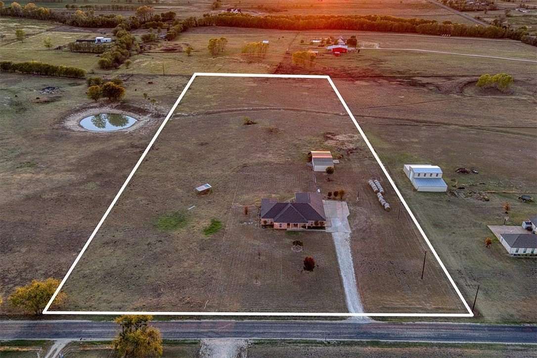 8.89 Acres of Land with Home for Sale in Lorena, Texas