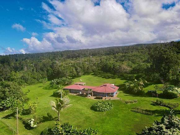 5.165 Acres of Land with Home for Sale in Captain Cook, Hawaii