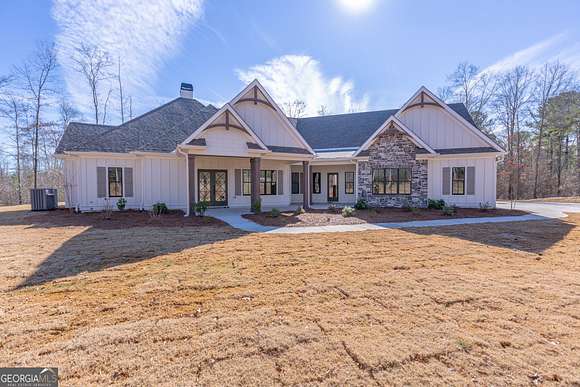 43.9 Acres of Land with Home for Sale in Senoia, Georgia