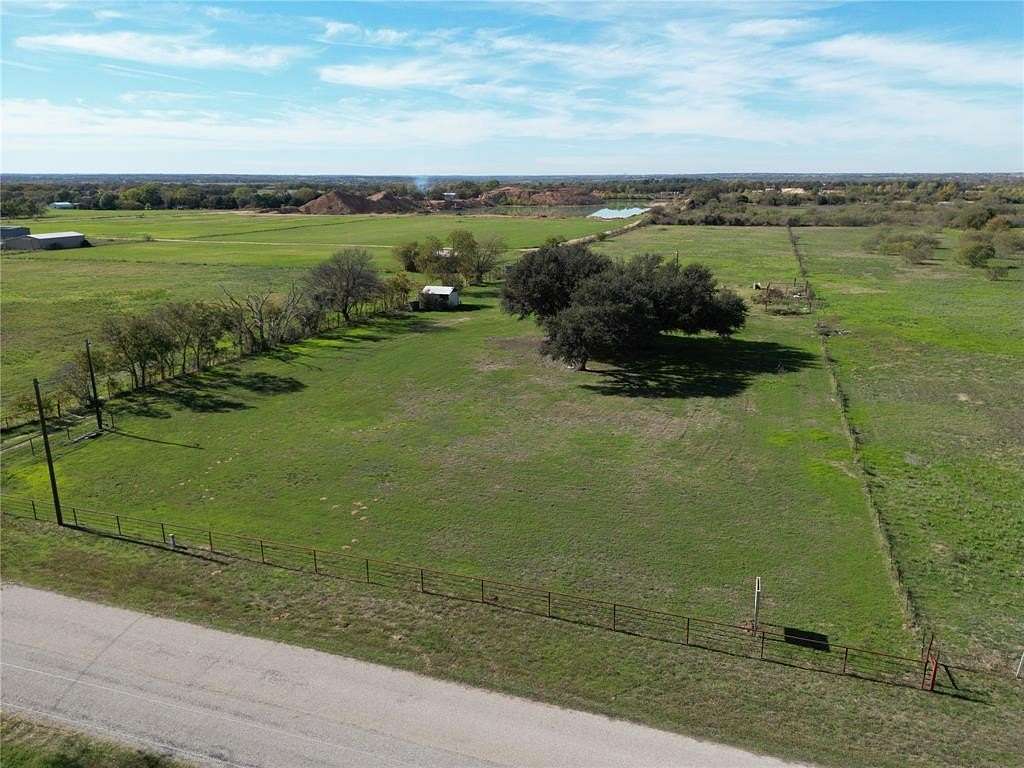 10 Acres of Agricultural Land for Sale in Aurora, Texas