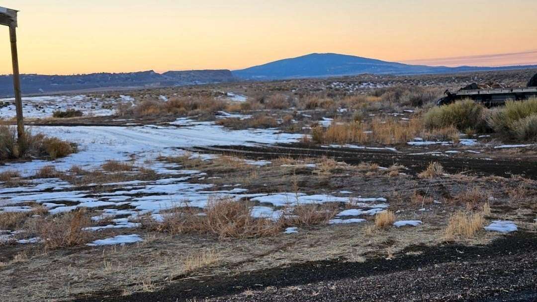 5.37 Acres of Agricultural Land for Sale in Christmas Valley, Oregon