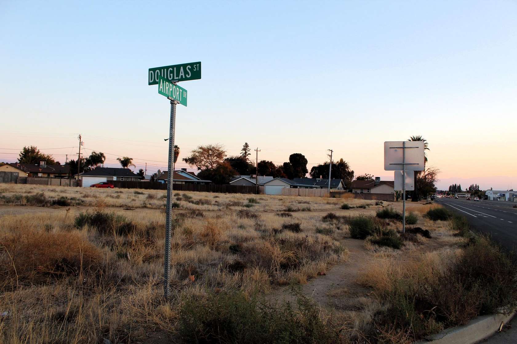 1.59 Acres of Commercial Land for Sale in Bakersfield, California