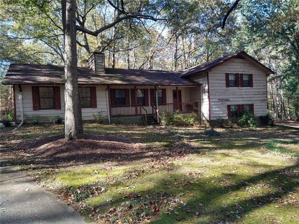 8.005 Acres of Residential Land with Home for Sale in Mableton, Georgia