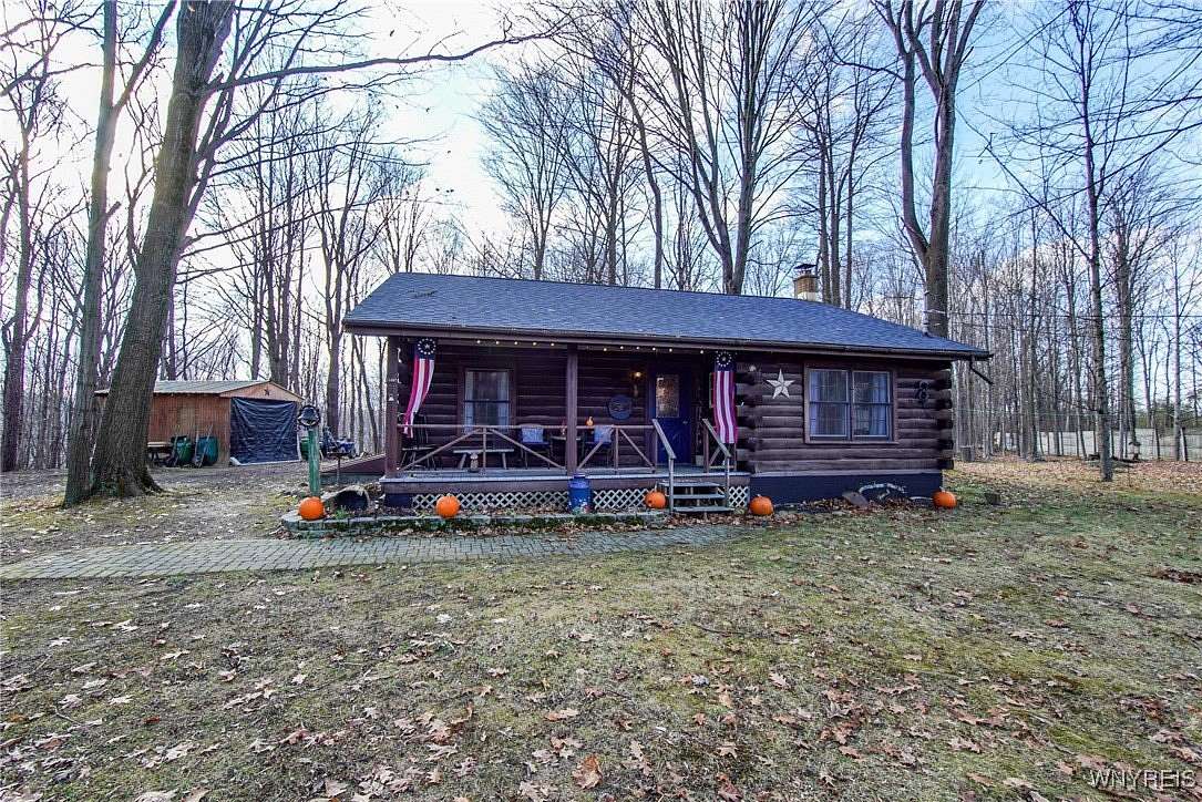 3.1 Acres of Residential Land with Home for Sale in Hanover Town, New York