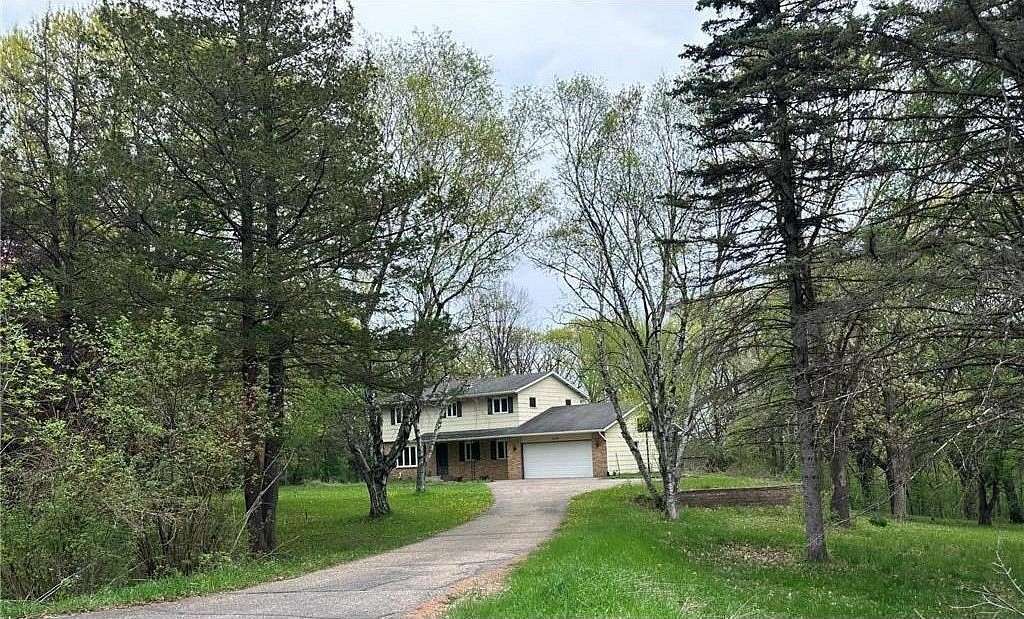 5.369 Acres of Residential Land with Home for Lease in Afton, Minnesota