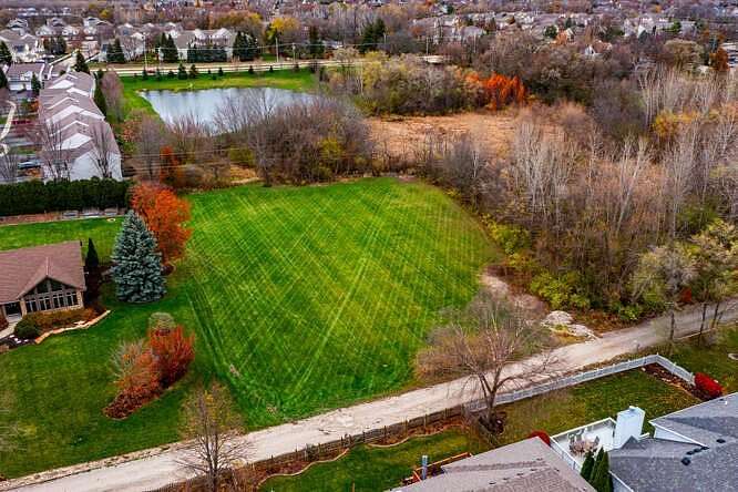 1 Acre of Residential Land for Sale in Aurora, Illinois