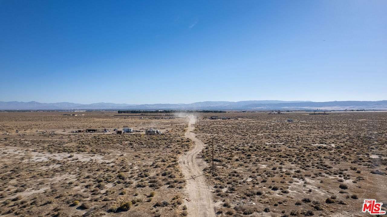 5.019 Acres of Land for Sale in Lancaster, California