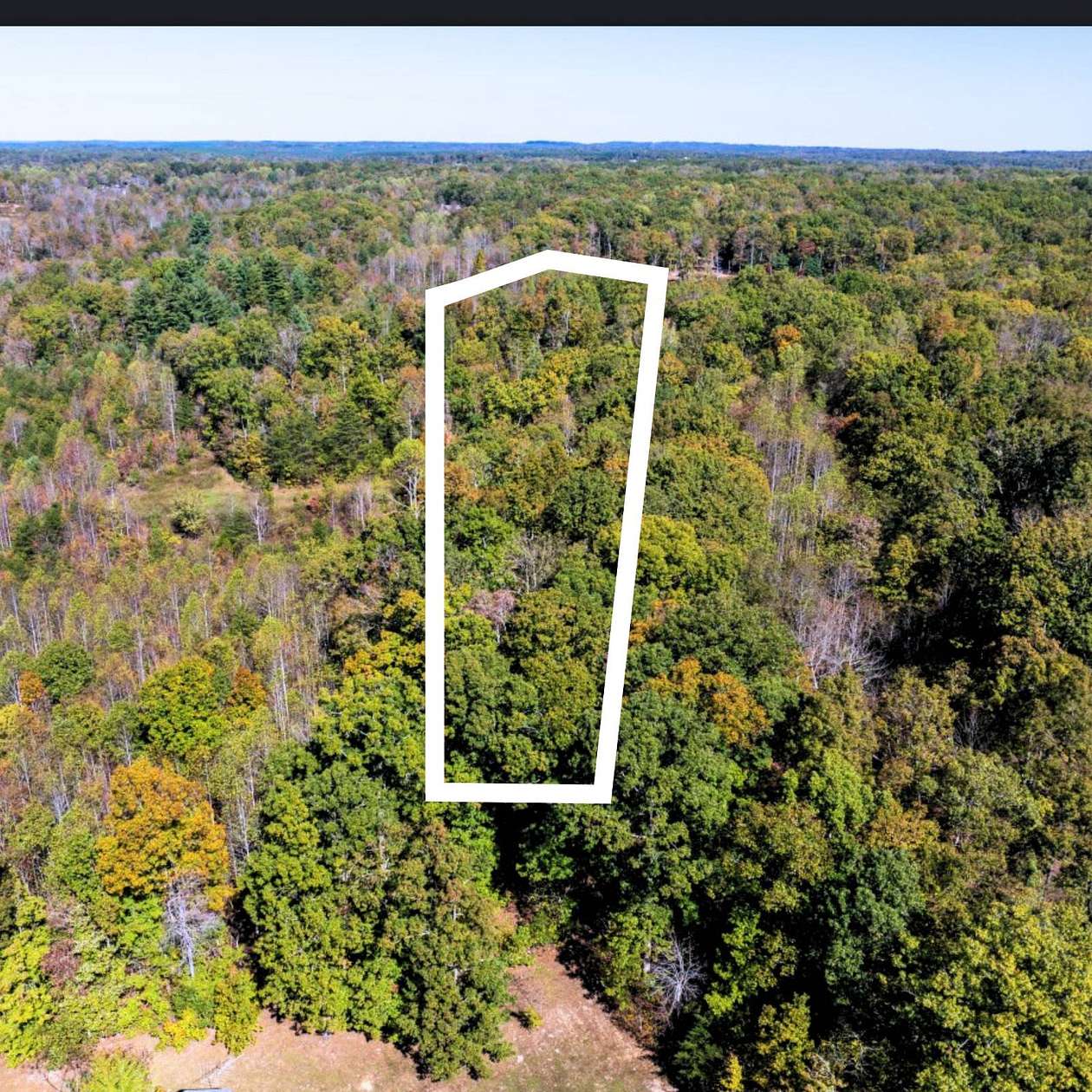 1.64 Acres of Residential Land for Sale in Crossville, Tennessee