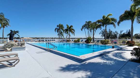 Heated Saltwater Pool