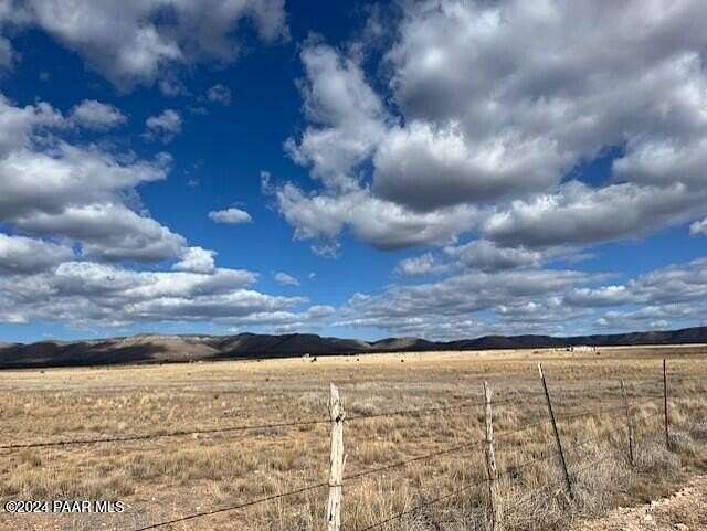 2 Acres of Residential Land for Sale in Paulden, Arizona