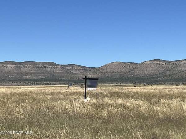 2 Acres of Residential Land for Sale in Paulden, Arizona