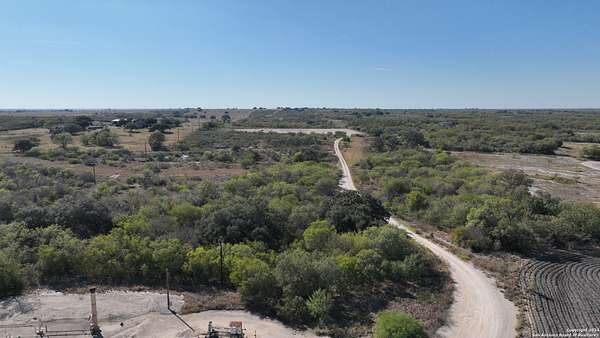 172 Acres of Land for Sale in Gillett, Texas