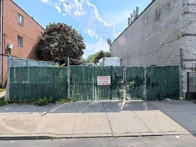 0.09 Acres of Commercial Land for Sale in Brooklyn, New York