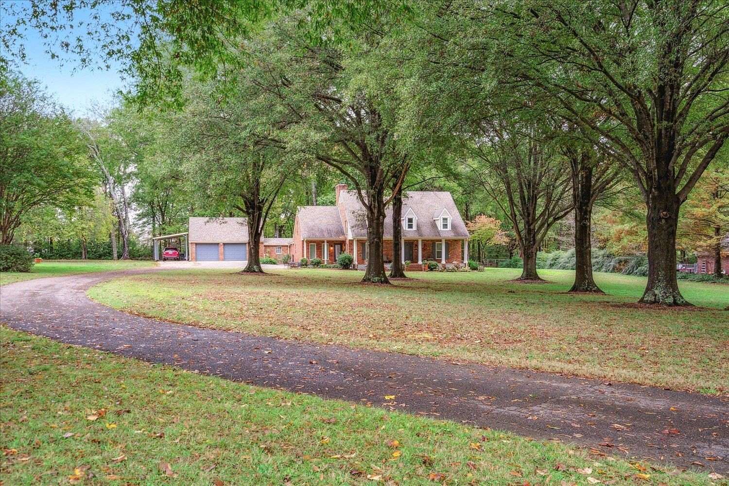 2.09 Acres of Residential Land with Home for Sale in Memphis, Tennessee