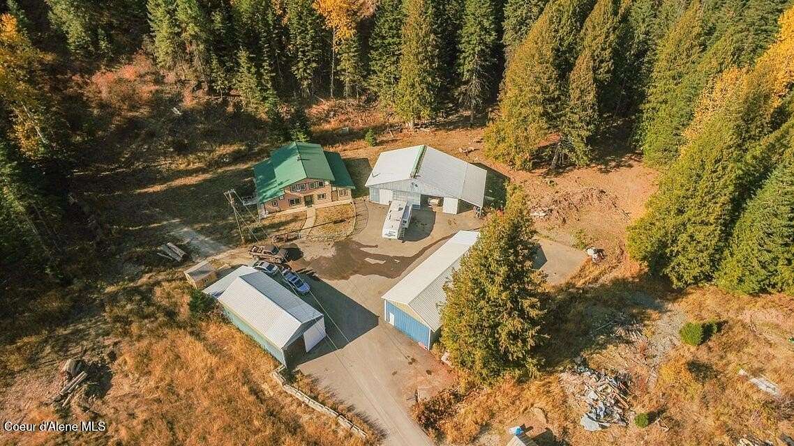 5 Acres of Residential Land with Home for Sale in Pinehurst, Idaho