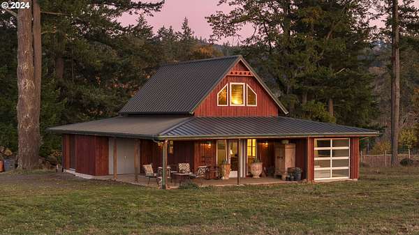 9.85 Acres of Land with Home for Sale in Amity, Oregon