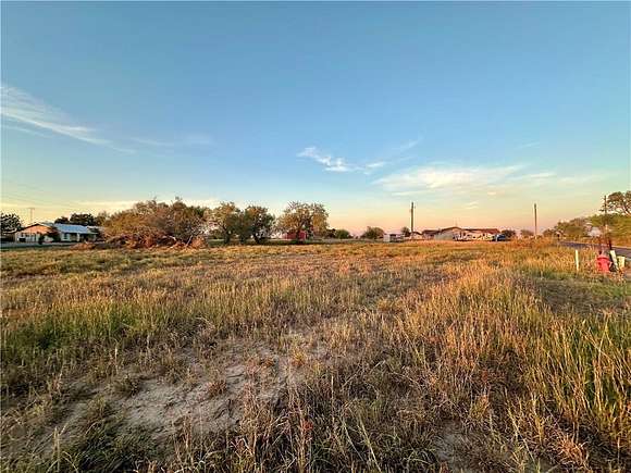 1 Acre of Residential Land for Sale in Three Rivers, Texas