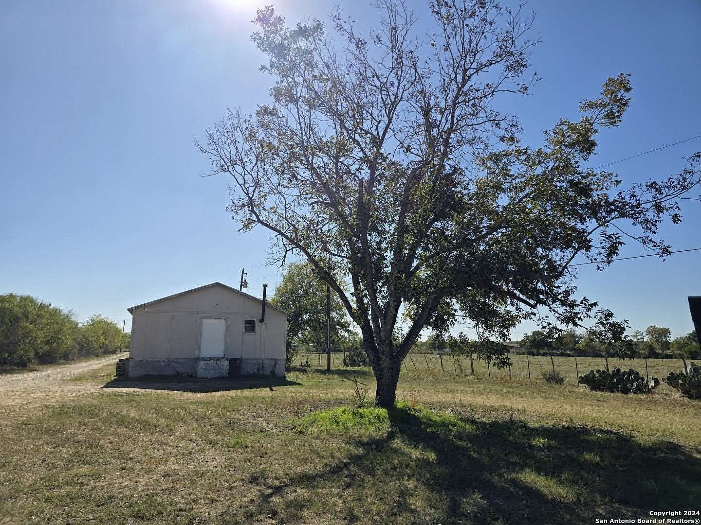 1.2 Acres of Residential Land for Sale in Devine, Texas
