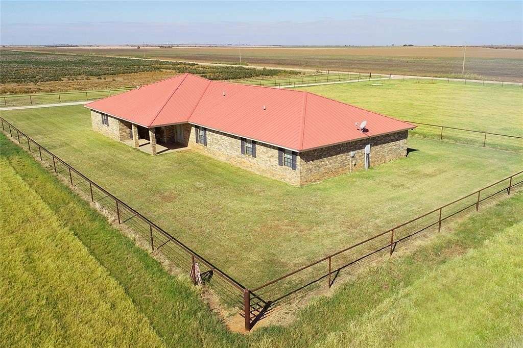 17.55 Acres of Land with Home for Sale in Grandfield, Oklahoma